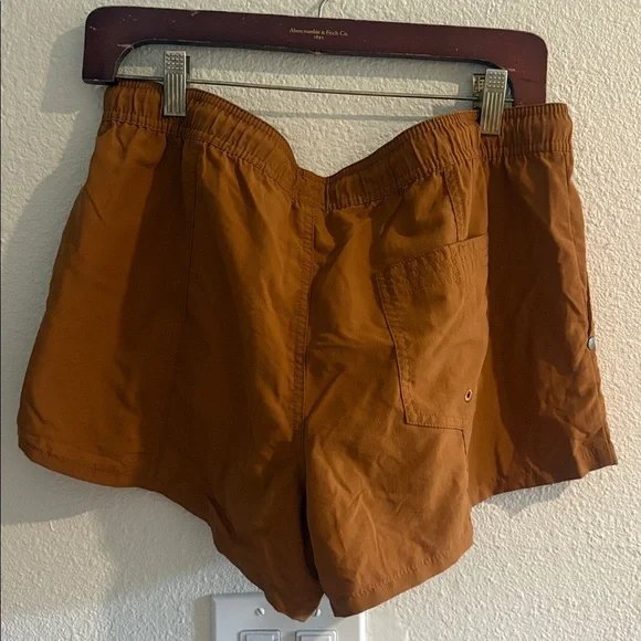 Vuori Sunwashed Shorts - Picture 4 of 6